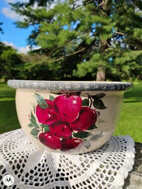 Home and Garden Party large stoneware mixing bowl rustic apple pattern July 2000